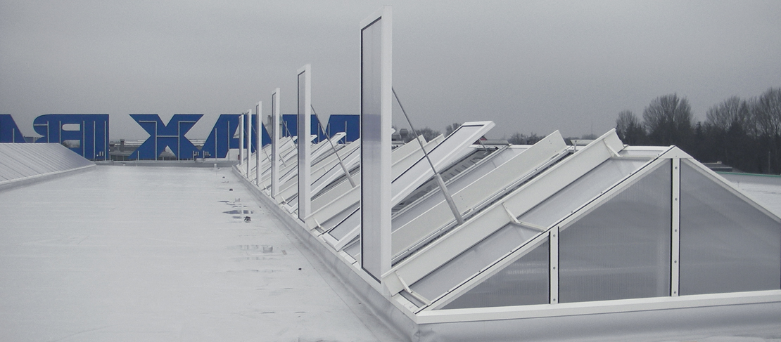 Sisteme de evacuare fum si gaze fierbinti pentru luminatoare continue VELUX Commercial VARIO-FIREJET® 65J